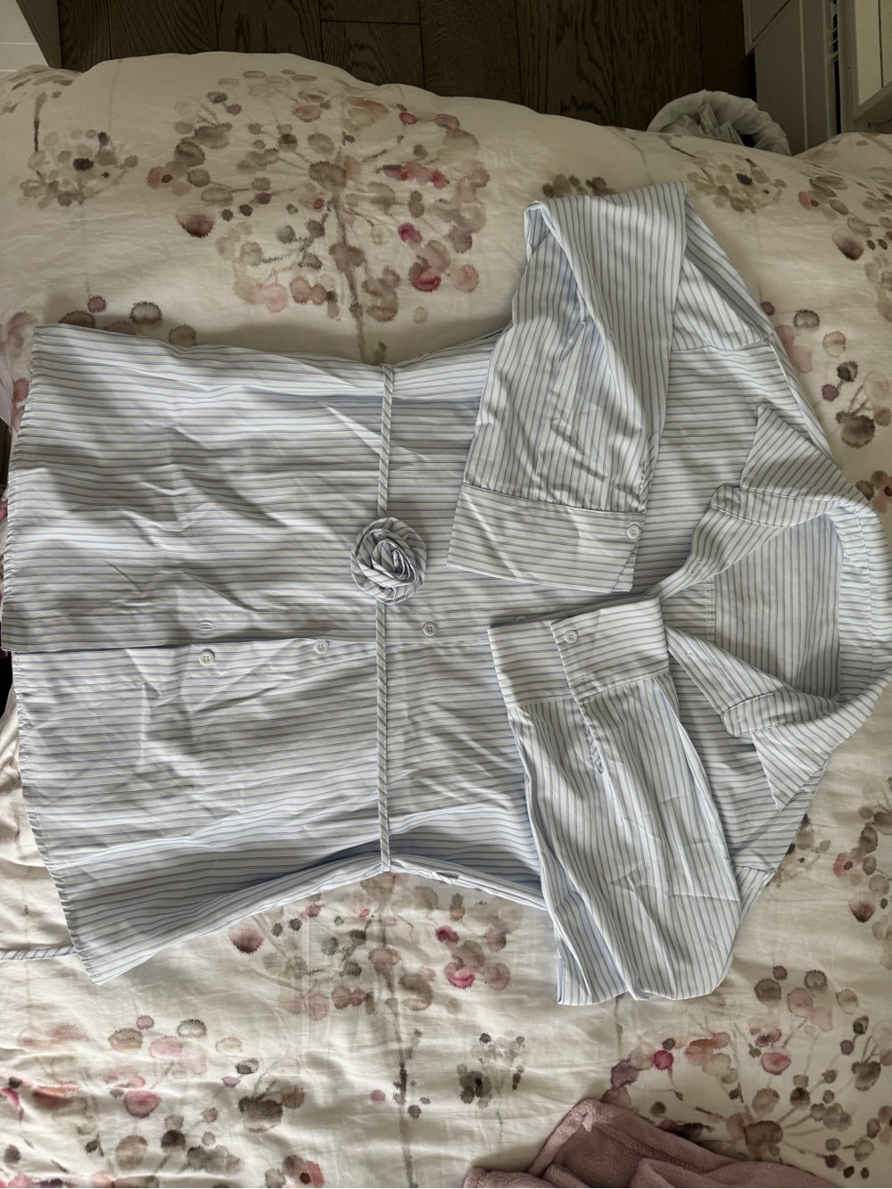 Striped long-Sleeve Women’s Button-Up Top with Waist Tie - Light Blue/White
